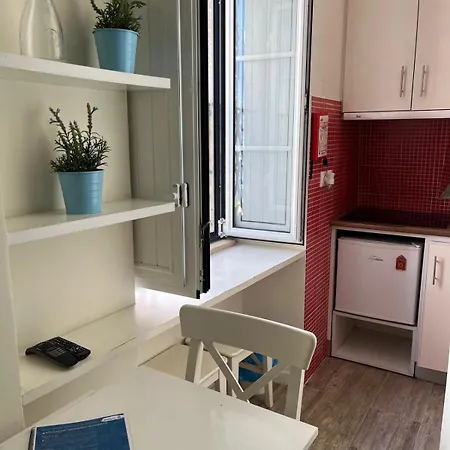 No Bairro Da Graca Em Lisbon